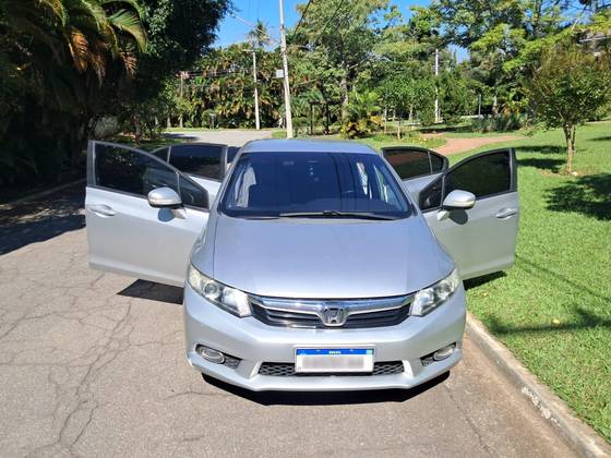 HONDA CIVIC 1.8 LXS 16V FLEX 4P AUTOMÁTICO